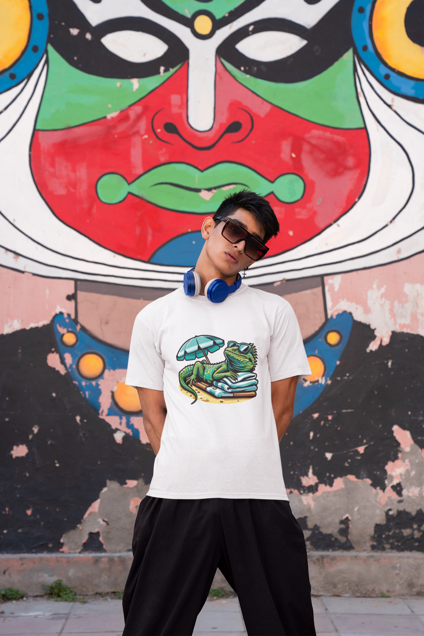 Lizard Sunbathing | Printed | Crew