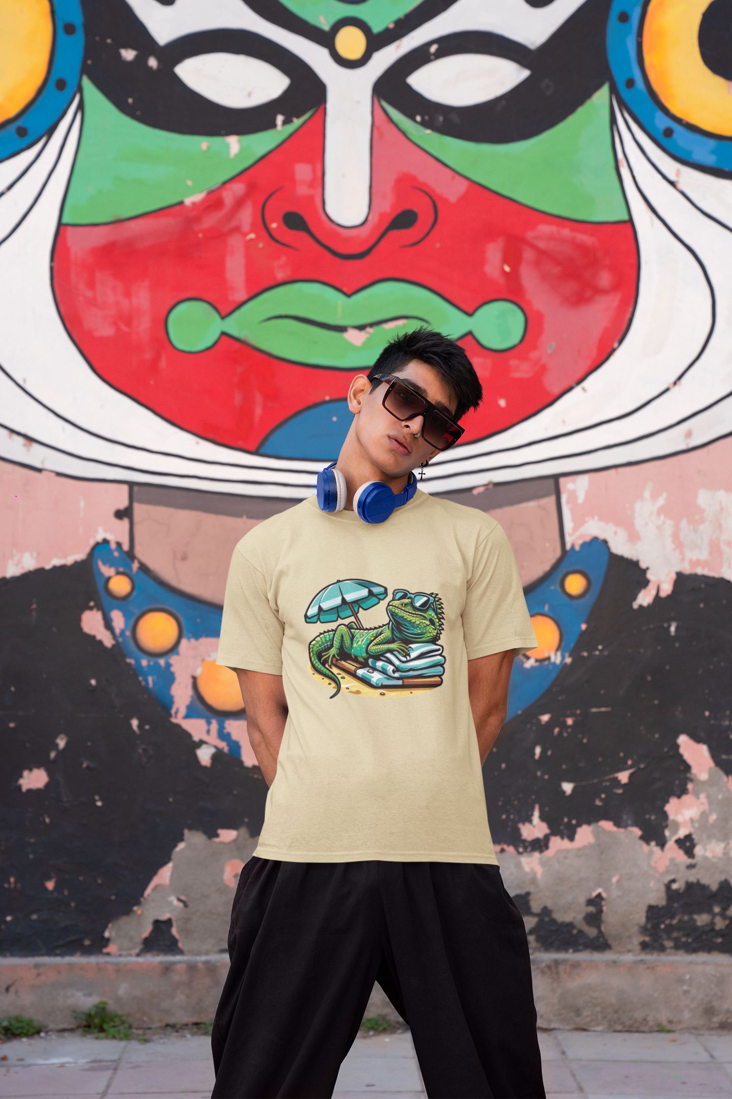Lizard Sunbathing | Printed | Crew