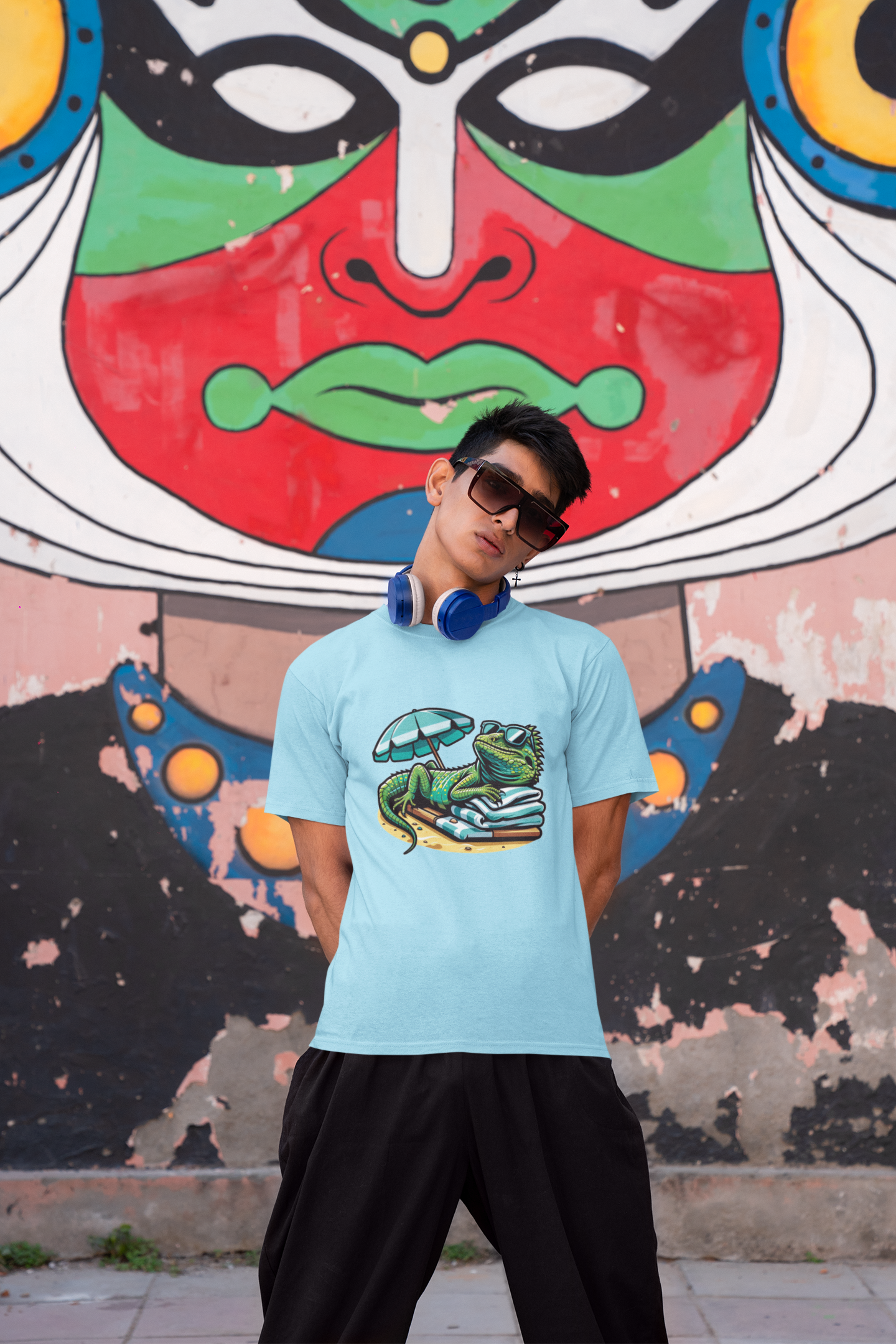 Lizard Sunbathing | Printed | Crew