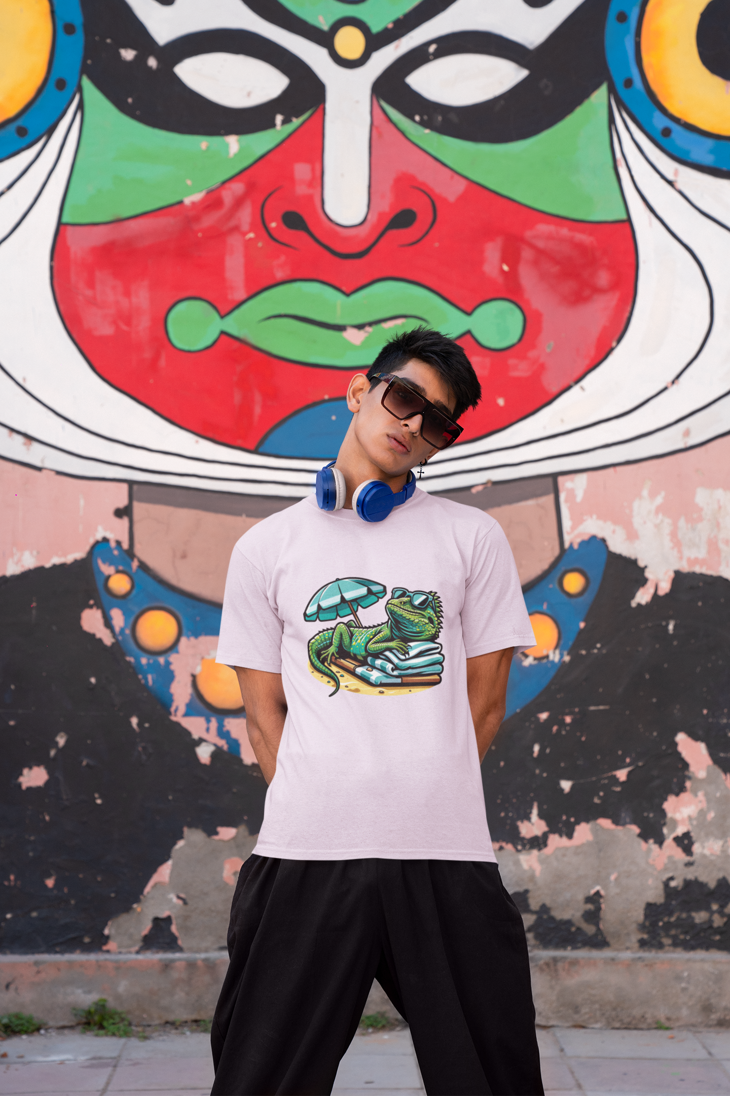 Lizard Sunbathing | Printed | Crew
