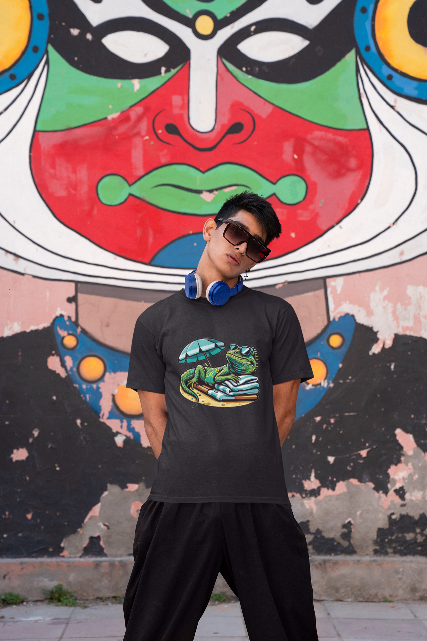 Lizard Sunbathing | Printed | Crew
