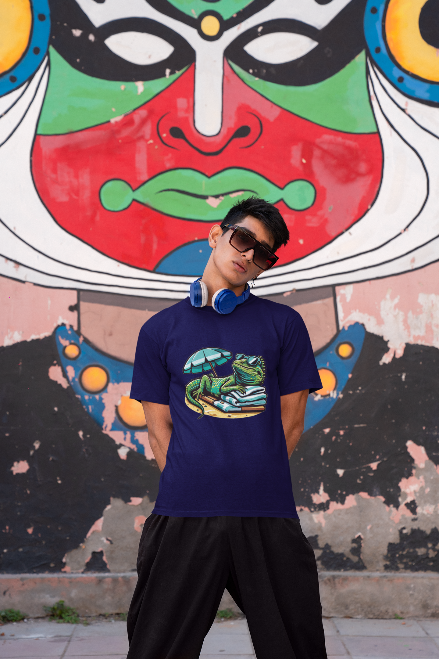 Lizard Sunbathing | Printed | Crew
