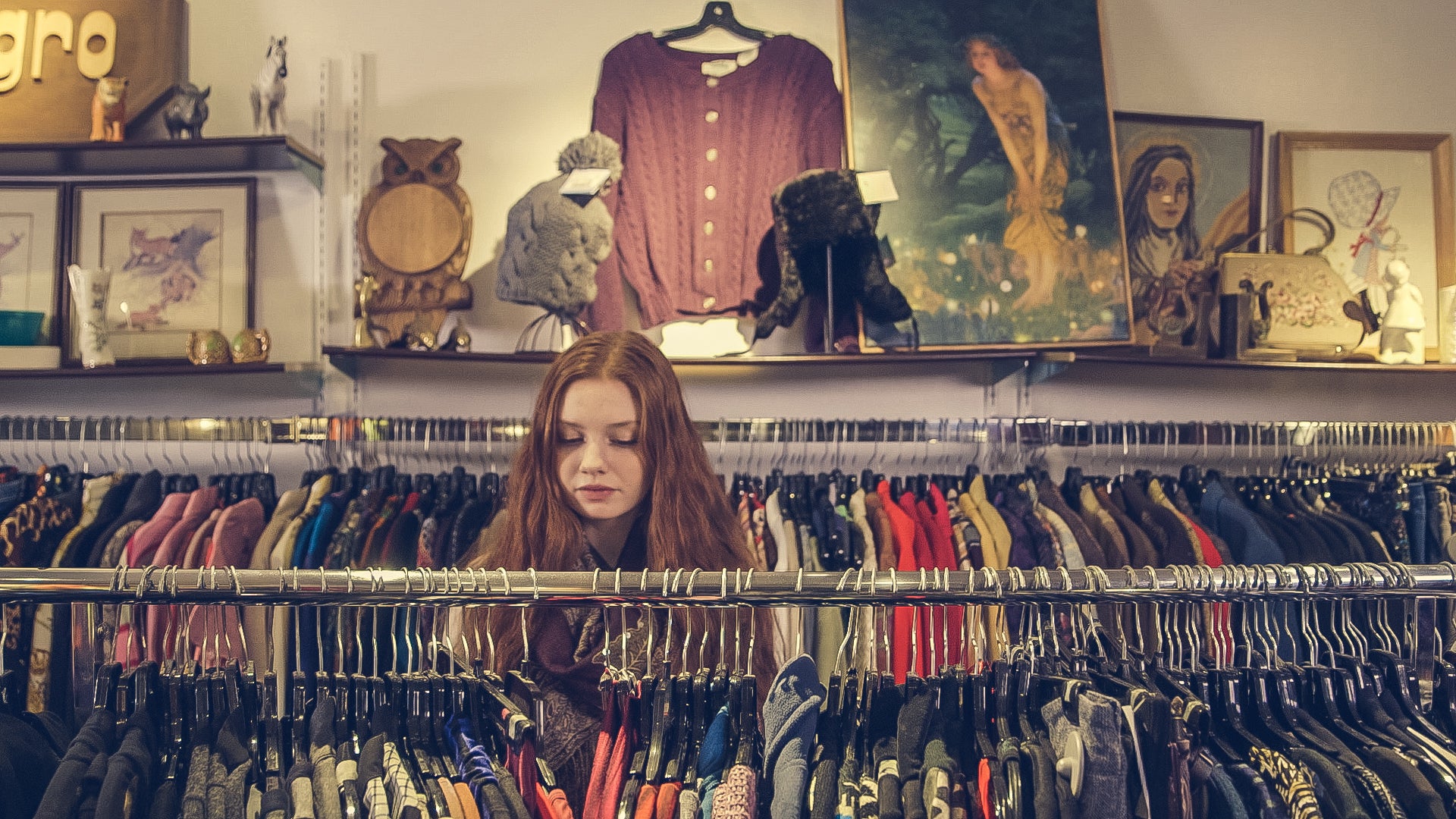 Girl Shopping clothes from World Of Tee